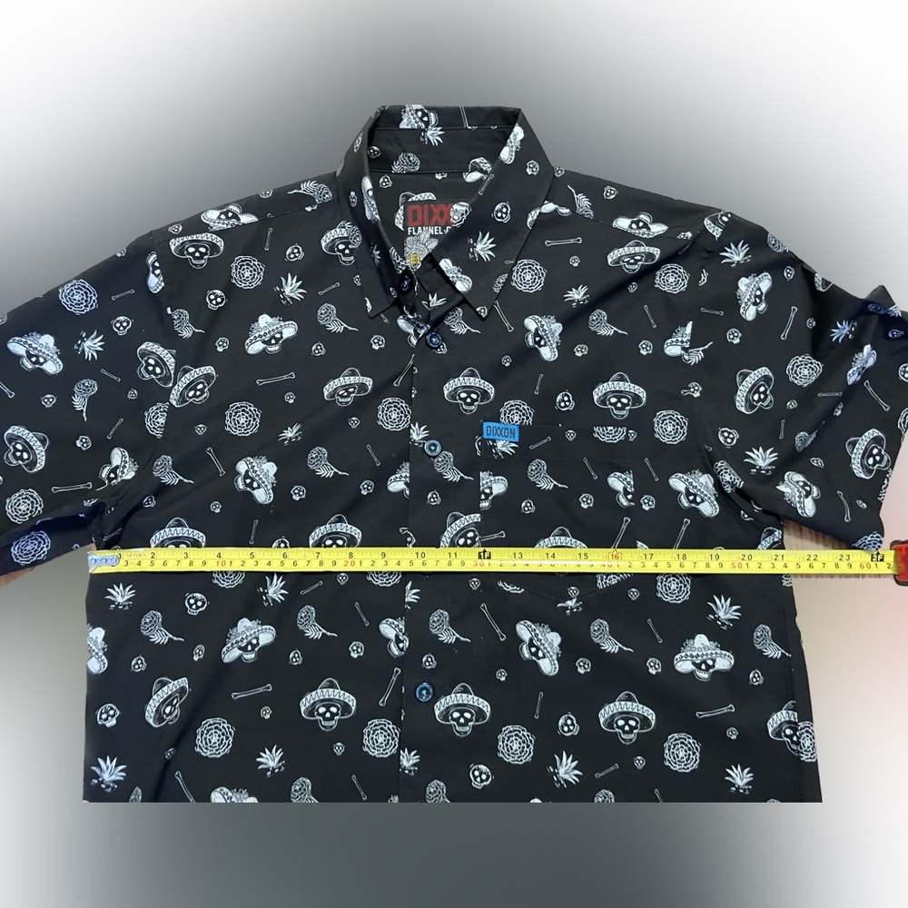Dixxon short sleeve flannel sz medium - Picture 3 of 4